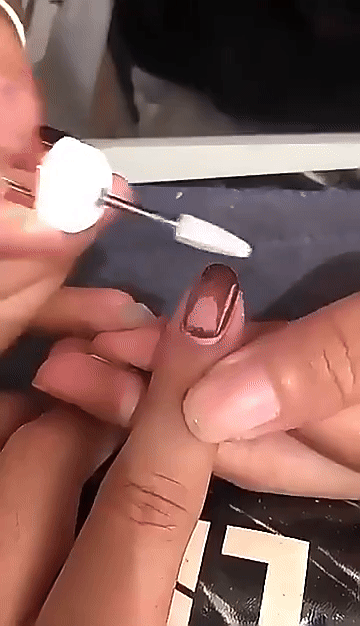 طقم أظافر قابل لإعادة الشحن 